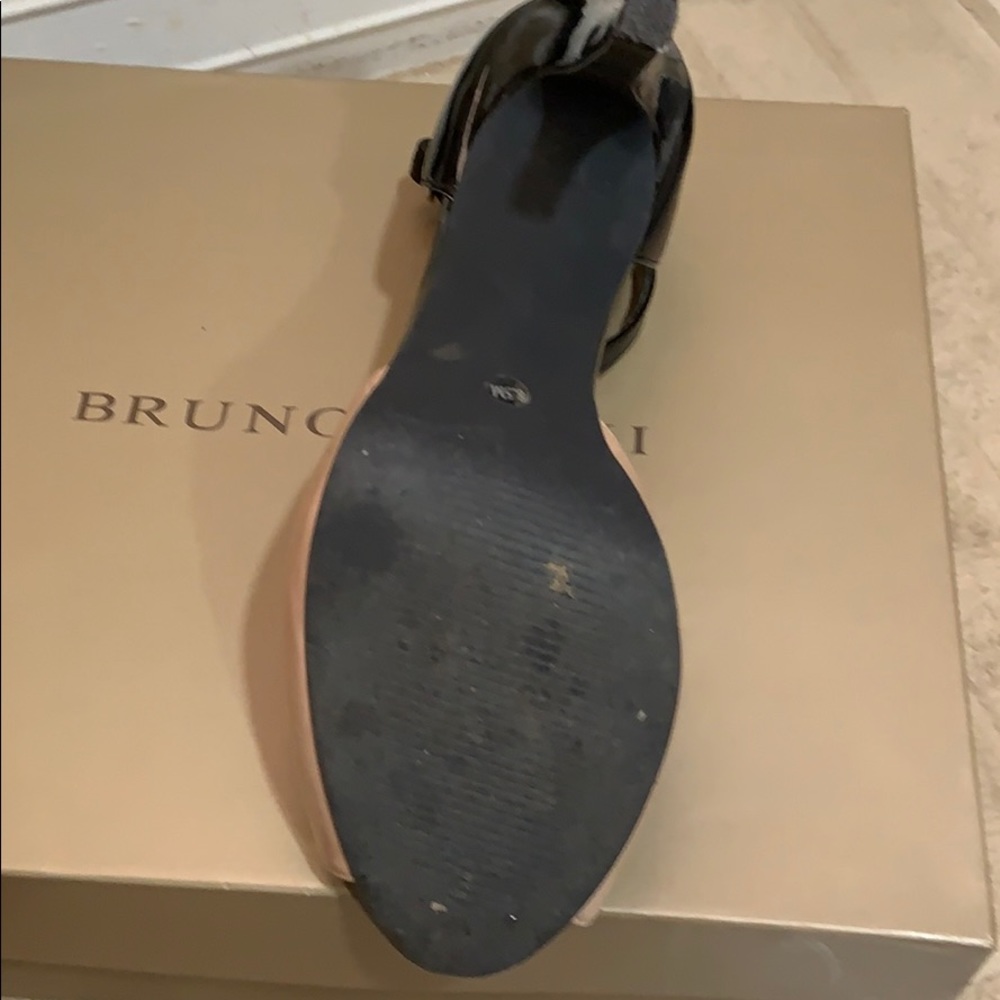 Heels - Picture 3 of 3